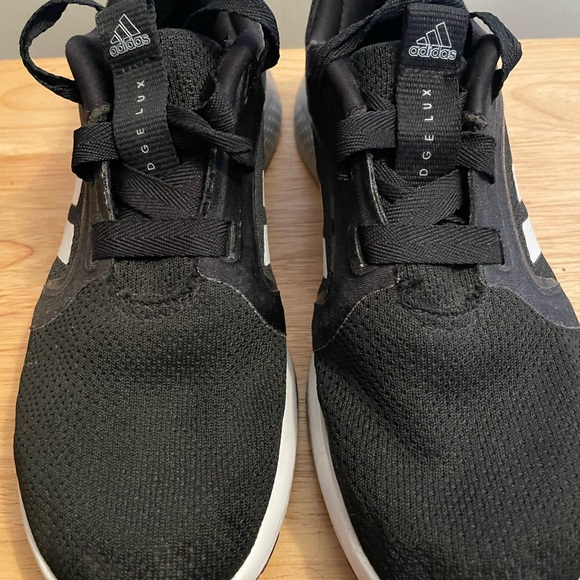 Adidas tennis shoes - Picture 2 of 5